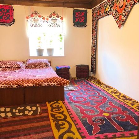 Tilek Guest House Sary-Mogul Buitenkant foto