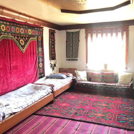 Tilek Guest House Sary-Mogul Buitenkant foto