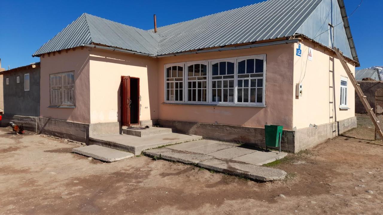 Tilek Guest House Sary-Mogul Buitenkant foto