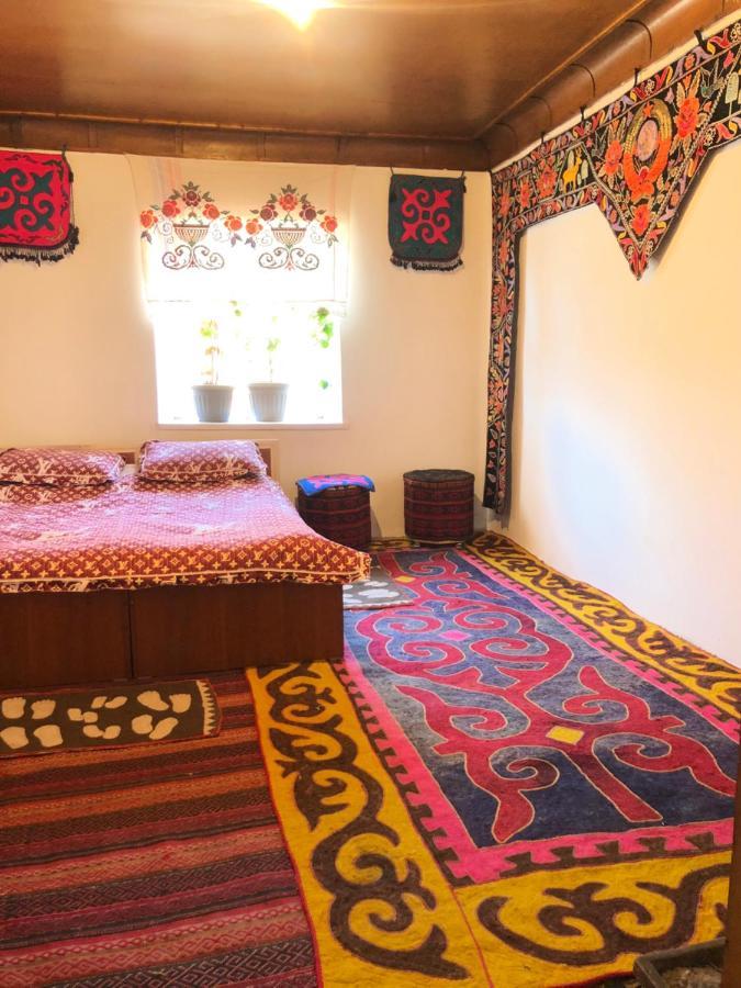 Tilek Guest House Sary-Mogul Buitenkant foto