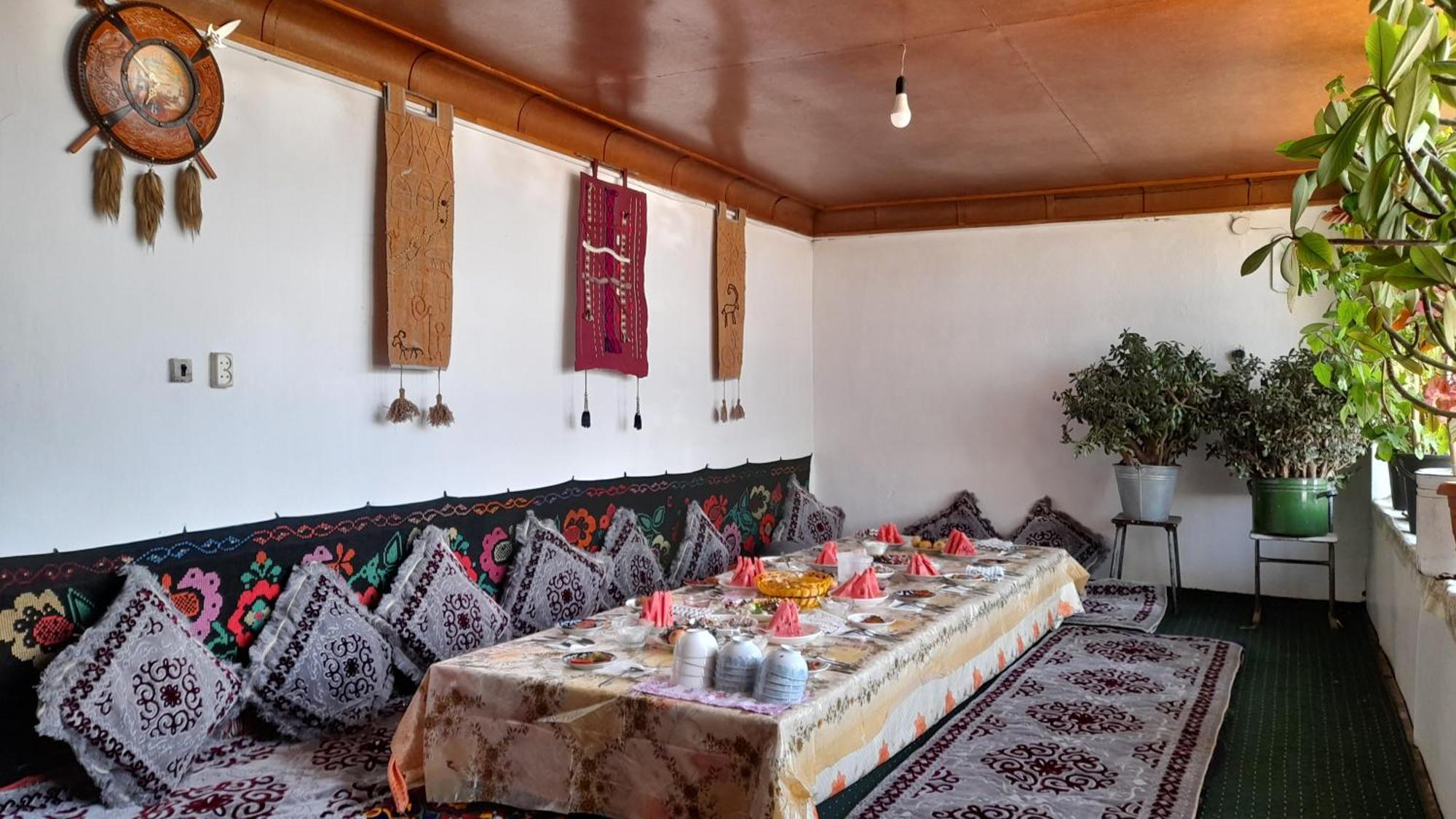 Tilek Guest House Sary-Mogul Buitenkant foto